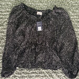 Universal Thread Black and White Blouse